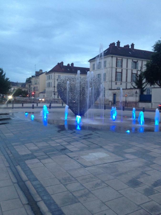 Le St Frobert Au Coeur De Troyes Exterior photo